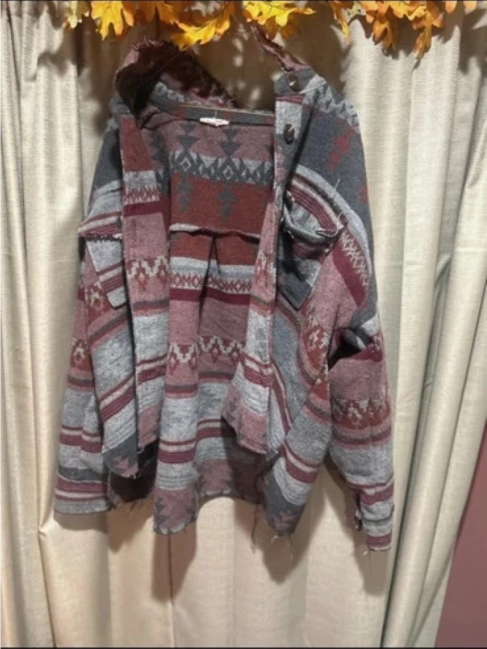 Patterned Hooded Knit Jacket in Maroon and Gray